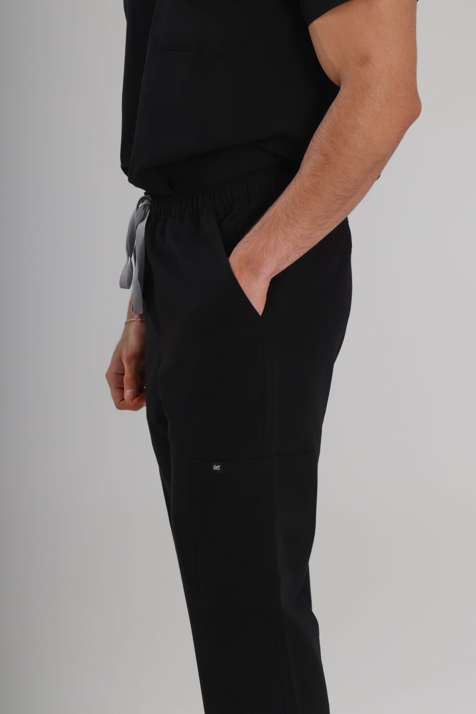 SHIFTMASTER™ CARGO SCRUB PANTS - ONYX BLACK